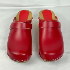 Bjork Swedish Comfort Red Leather Clogs Wood Sole Sz EU 39 Maja Shoes